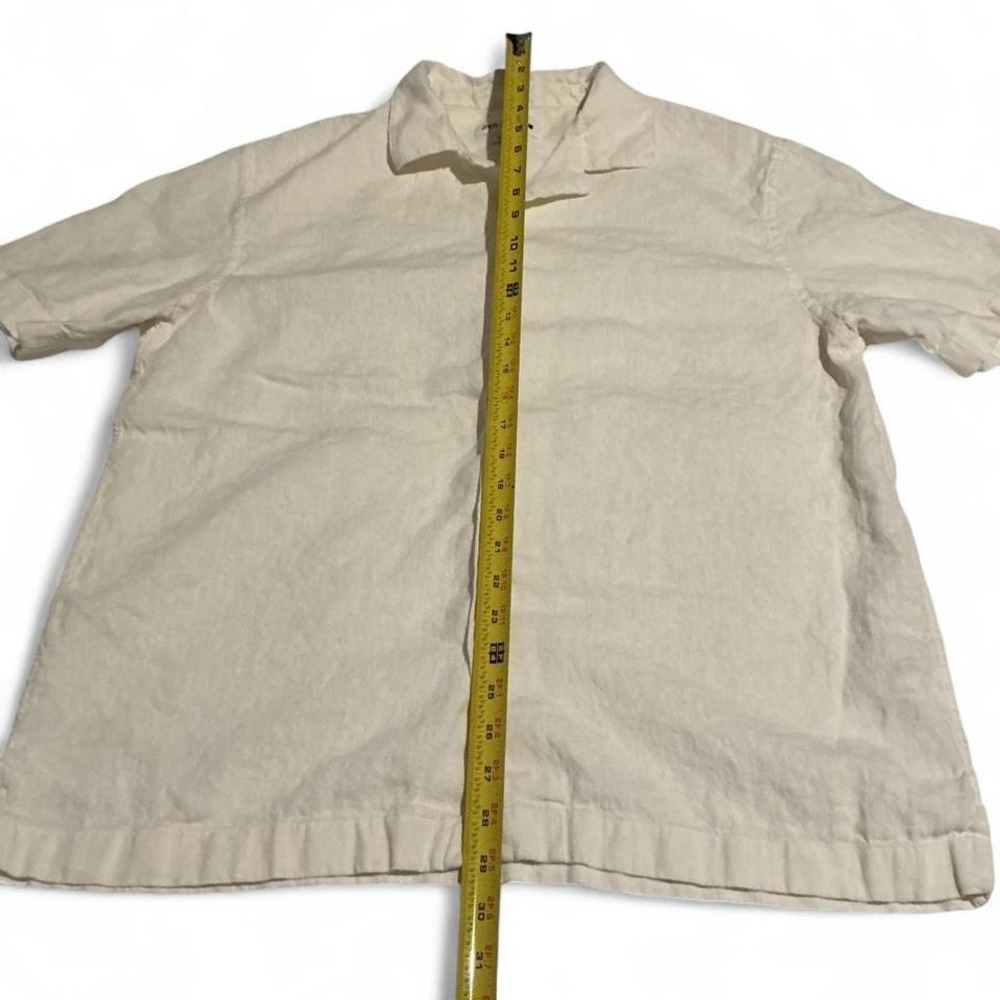 White linen button-up shirt with a‎ relaxed fit #summer #vacation #resortwear - Picture 5 of 8